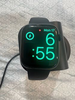 Apple Watch Series 9 GPS with 3-in-1 Stand