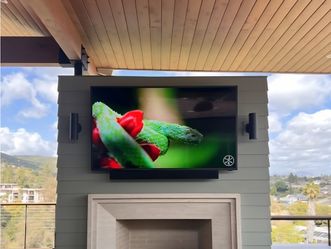 55-inch SAMSUNG QLED LST7D Outdoor TV 4K Smart UHD HDR 