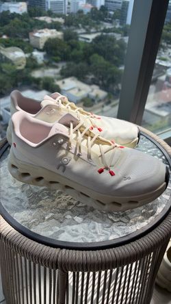 On cloud tech size 9.5M