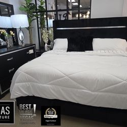 Queen Bedroom Set 4pc 