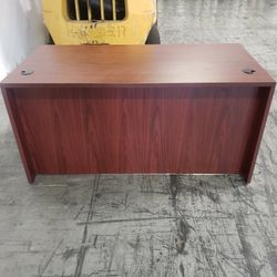 Escritorio En Muy Buenas Condiciones 