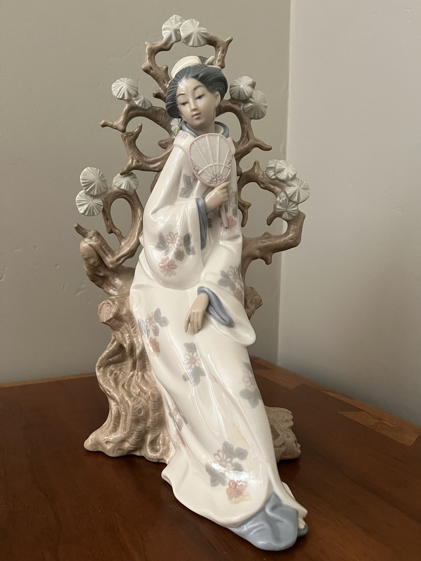 Lladro Geisha 4807 ABSOLUTELY PERFECT CONDITION! PRICE DROP!!!