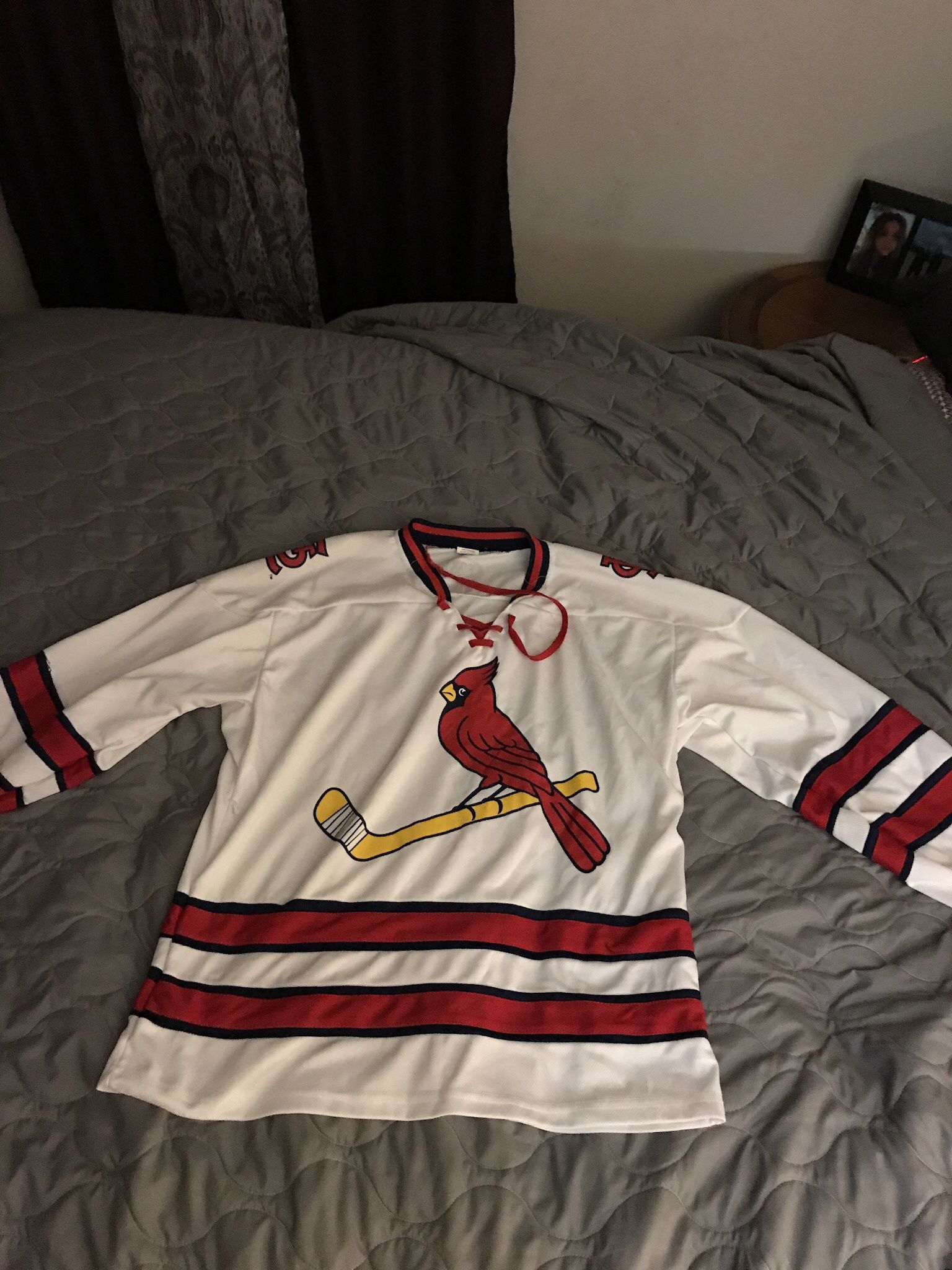 St Louis Cardinals Hockey Jersey XL for Sale in Park Hills, MO - OfferUp