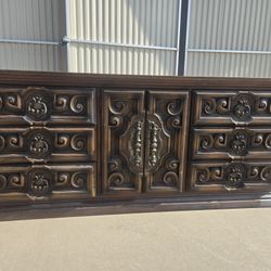 Beautiful Long 9 Drawer Dresser 