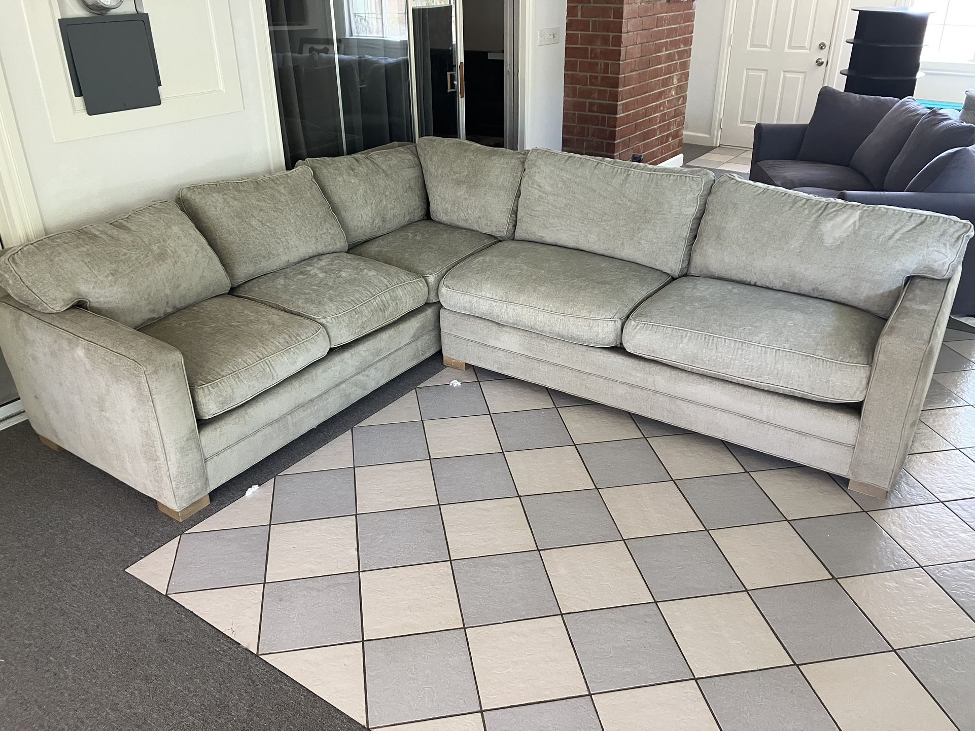 *Free Delivery* Beige Sectional Couch