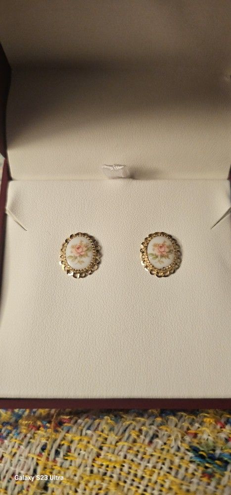 10k Gold Porcelain Rose Painted Earrings 