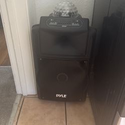 Pyle speakers with 1 microphone