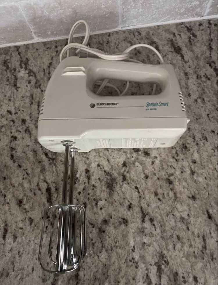 Black &Decker Spatula Smart 6 Speed Mixer. M22S. With Beaters. Works Like New!