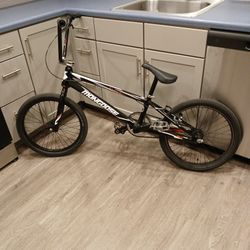 2017 Moongoose Title Elite Pro XXL