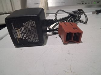 POWER WHEELS charger .  SUPER 6 -VOLT.

CLASS TWO BATTERY CHARGER.  by Fisher Price.  Good condition.