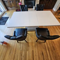 Large Dinning Table With 4 chairs