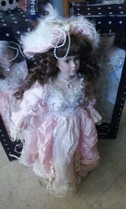 Porcelain Doll 5.00 dólares cada una