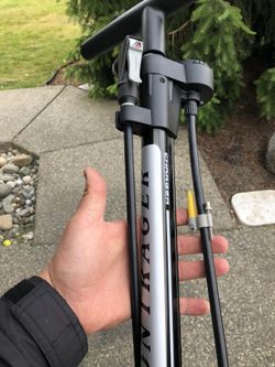 Bicycle pump with gage “Bontrager”