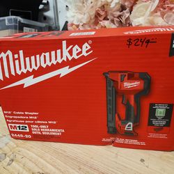 Milwaukee
M12 12-Volt Lithium-Ion Cordless Cable Stapler (Tool-Only)