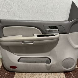 2007 - 2010 SUBURBAN TAHOE YUKON AVALANCHE DRIVER LEFT FRONT DOOR PANEL OEM Gray