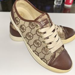 Michael Kors sneakers size 8