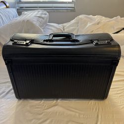 Samsonite Vintage Bag With Combo Lock Latch