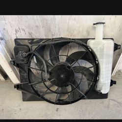  Kia Soul 2020-2022 . 2.0L RADIATOR COOLING FAN for SHROUD W/ MOTOR ASSEMBLY OEM