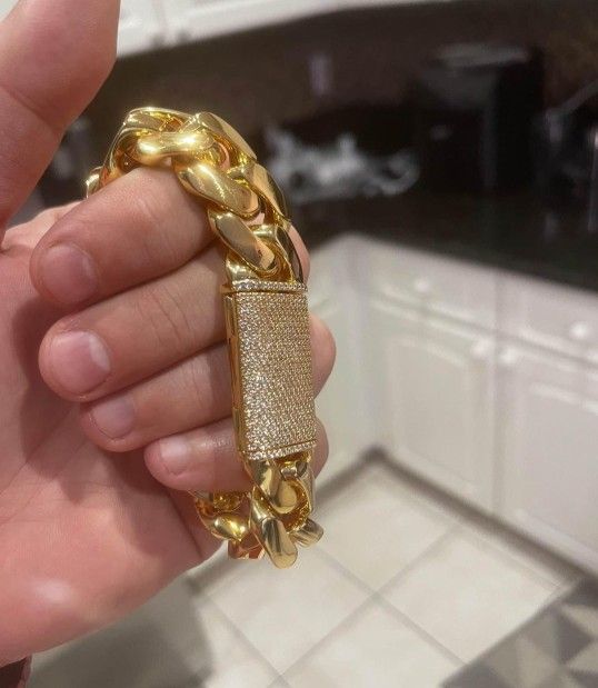 22MM Cuban Bracelet Diamond Lock 14k Heavy Gold Plated