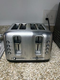 Toaster w 4 slots Cuisinart