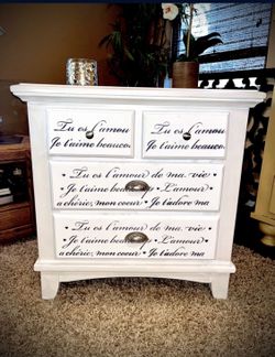 Beautiful Solid Wood Refinished 4 Drawer Nightstand / Side Table