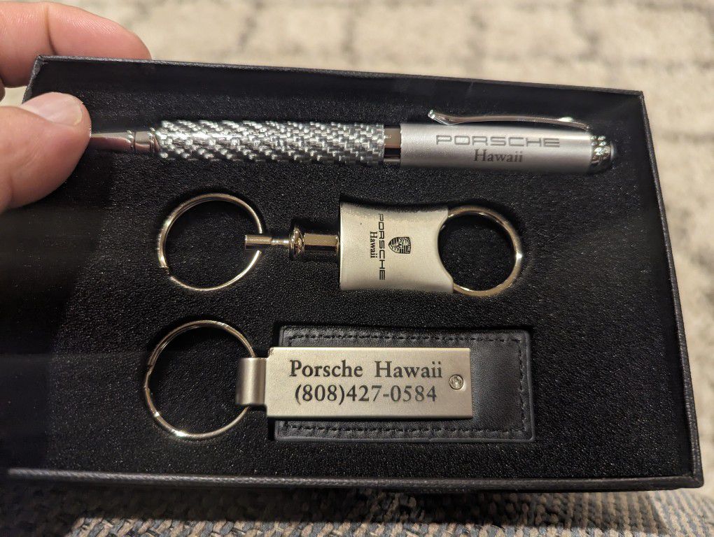 Porsche Keychain And Pen SET