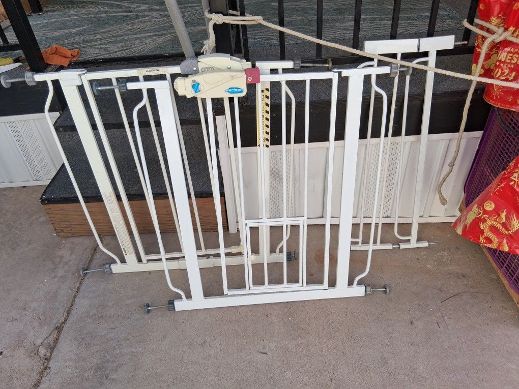 2 Baby, Dog, Stair, Deck, Pet Gates