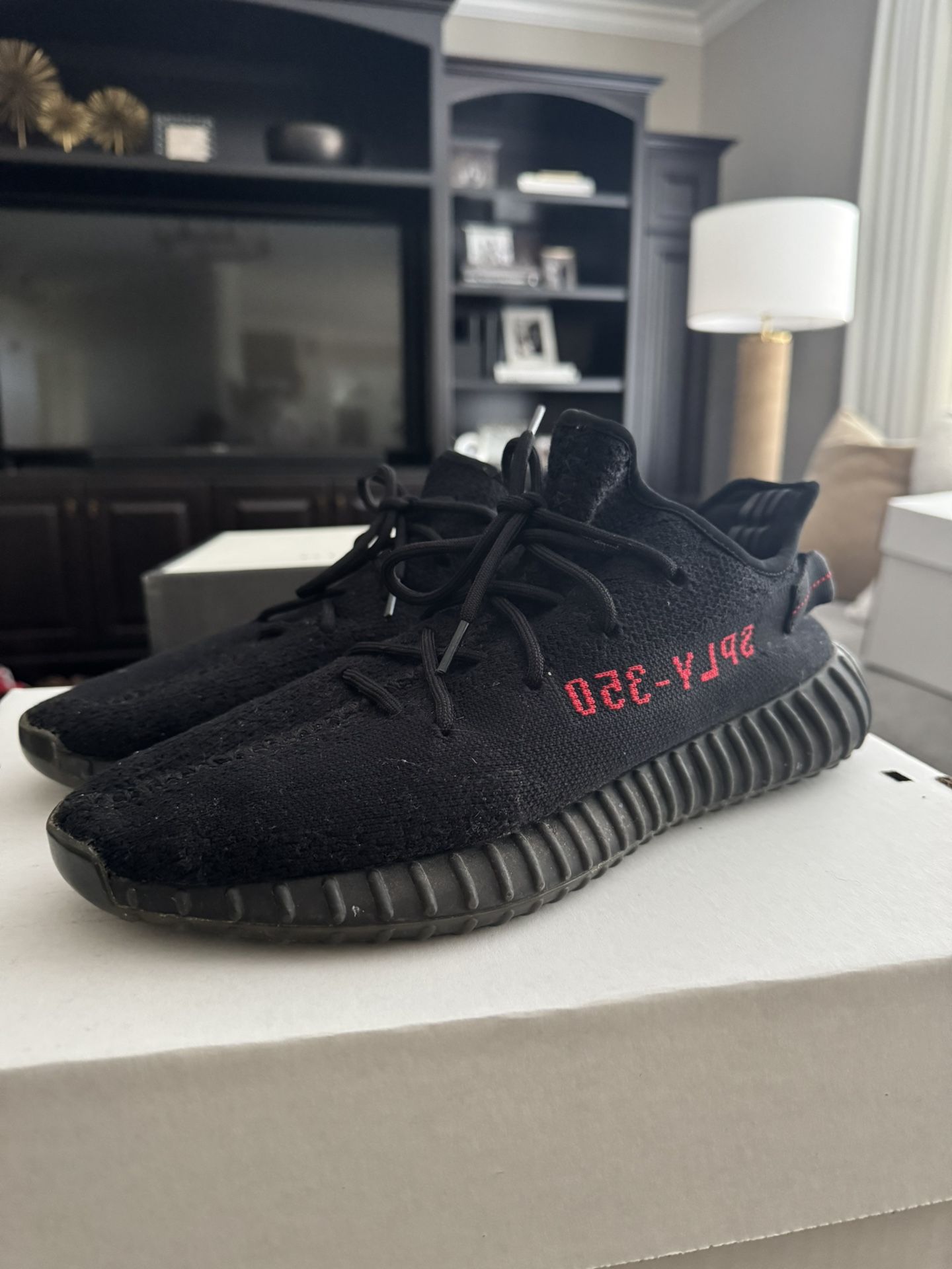 Yeezy 350 V2 Bred