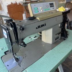 sewing machine 
