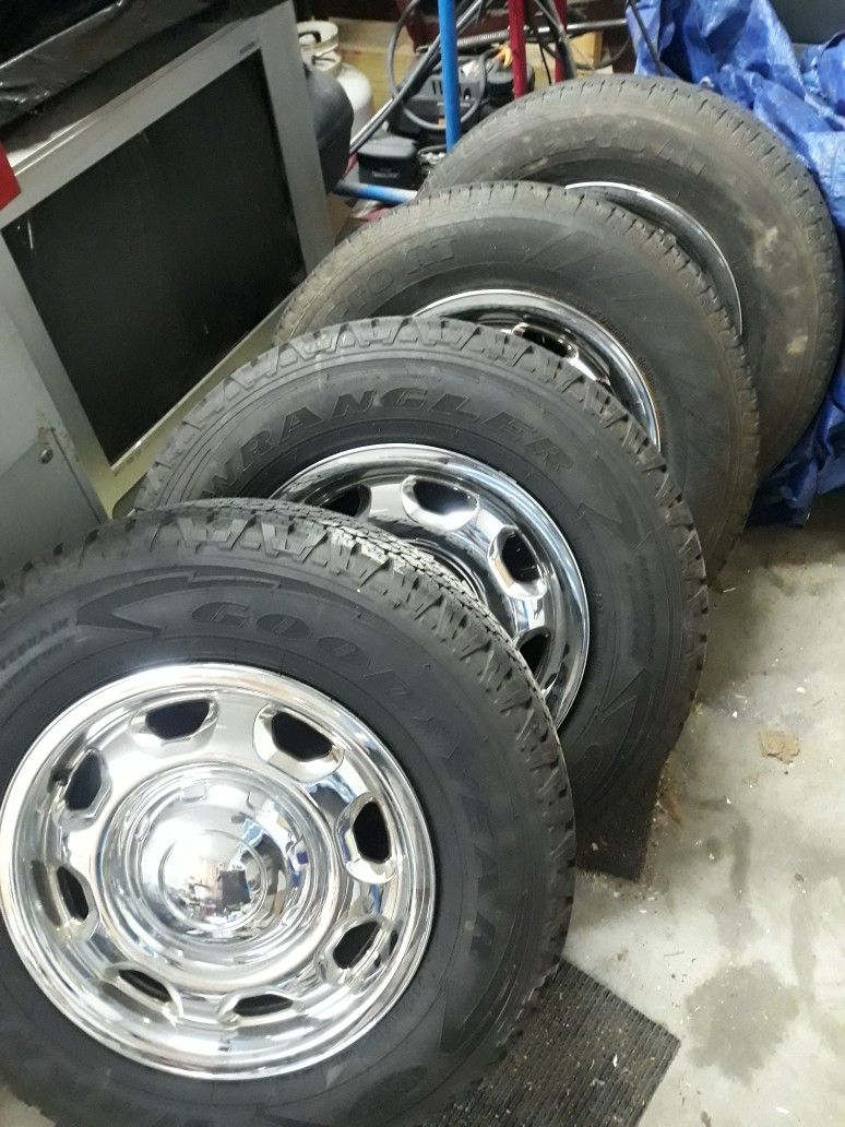 Set Of 235/75/17 ( Came Off A 2012 F-150)