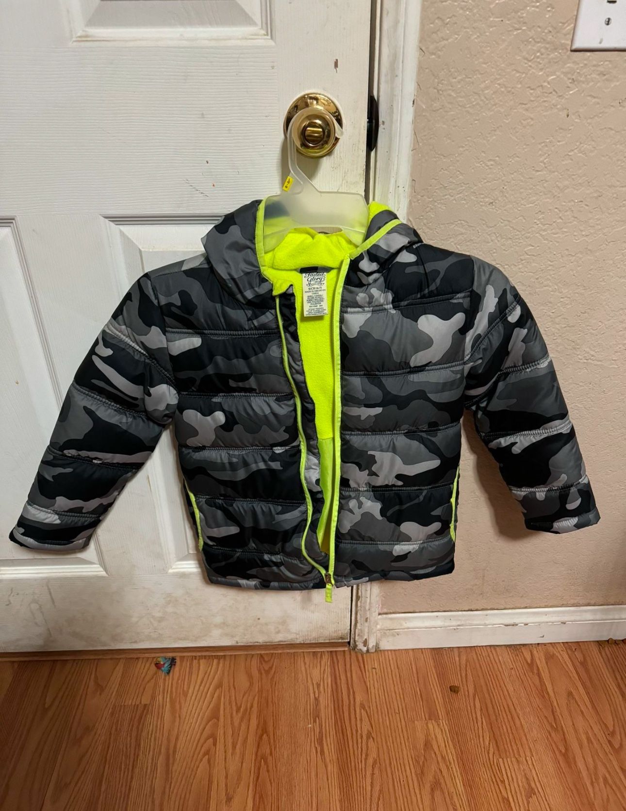 Rain Jacket Size 6/7 For Kids