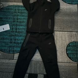 Nike Tech