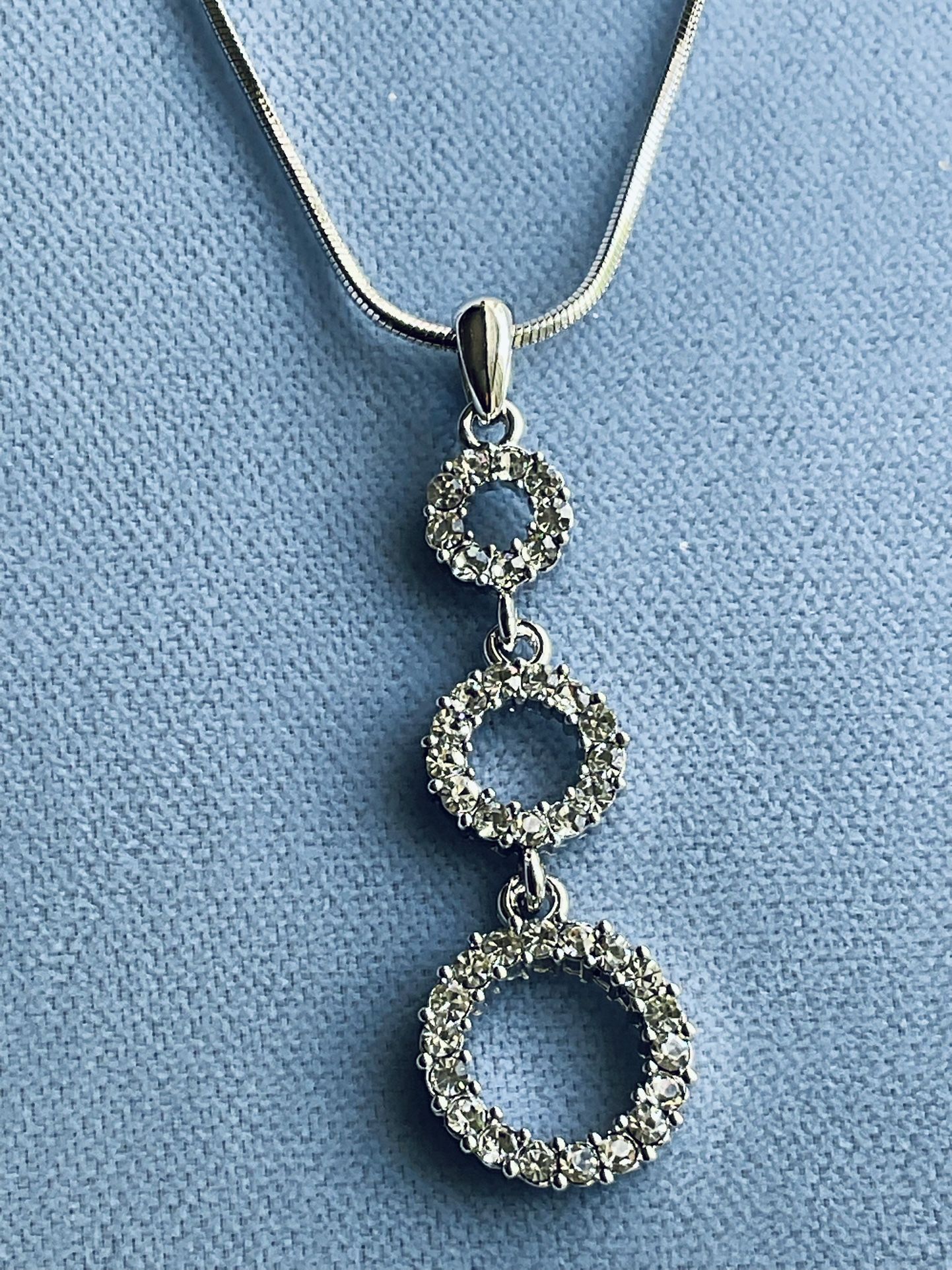 Sparkling Triple Crystal Round Disc Necklace On Snake Chain *Pickup Boca Raton