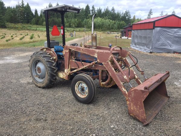 1973 Ford 36 HP Tractor. Model “2000” 3 cylinder gas for Sale in Tacoma