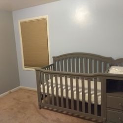 4 & 1 Crib , Play Pin, Changing Table, Toddler Bed