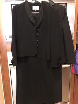 Ladies size 6 - two piece - long skirt - $35