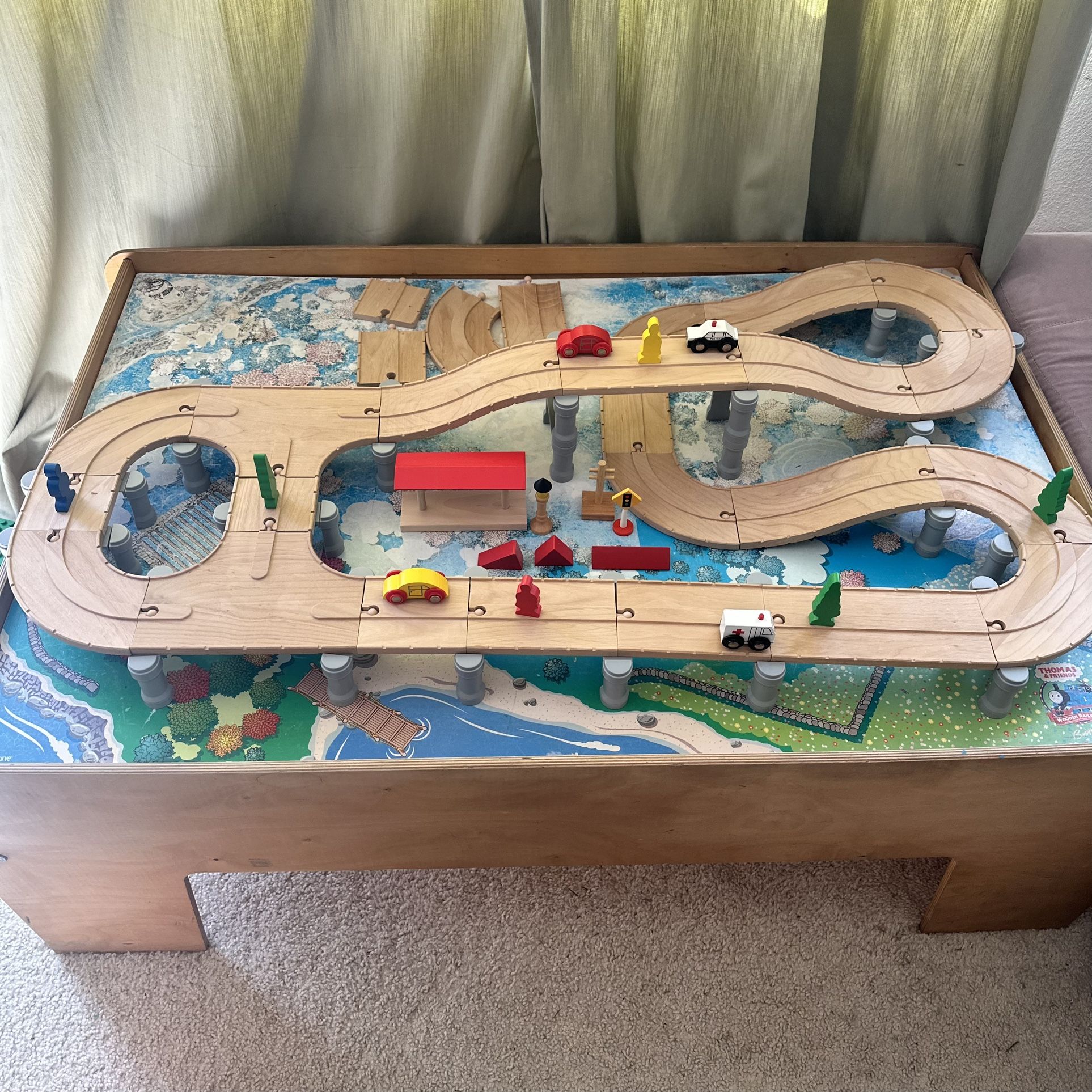 Thomas & Friends Wooden Train Table