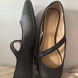 FLATS SIZE 8 NEVER WORN 