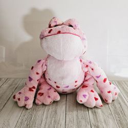 Ganz 7.5" Pink Plushie Frog Toad with Hearts Design Pattern Plushie Stuffed Animal. Made of Polyester and Plastic Beads. Pre-owned in excellent condit