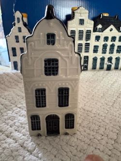 KLM #21 Ceramic House Figurine