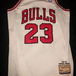 Michael Jordan Mitchell Ness 1991-92 “The Shrug  Game” Bulls Jersey
