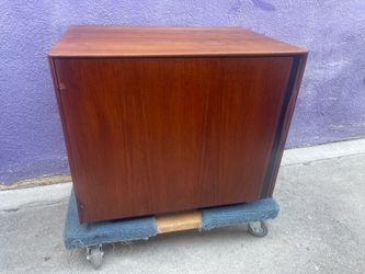 BEAUTIFUL MID CENTURY MODERN WALNUT CABINET BY JOHN KAPEL FOR GLENN OF CALIFORNIA END TABLE NIGHT STAND CABINET CASE BAR LIQUOR