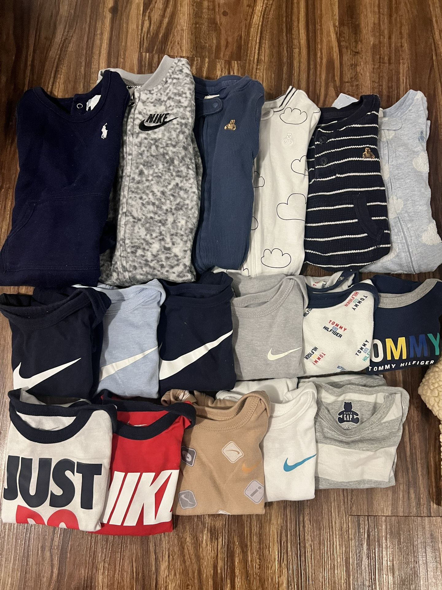 Nike, Baby gap 0-3 & 6 month clothes