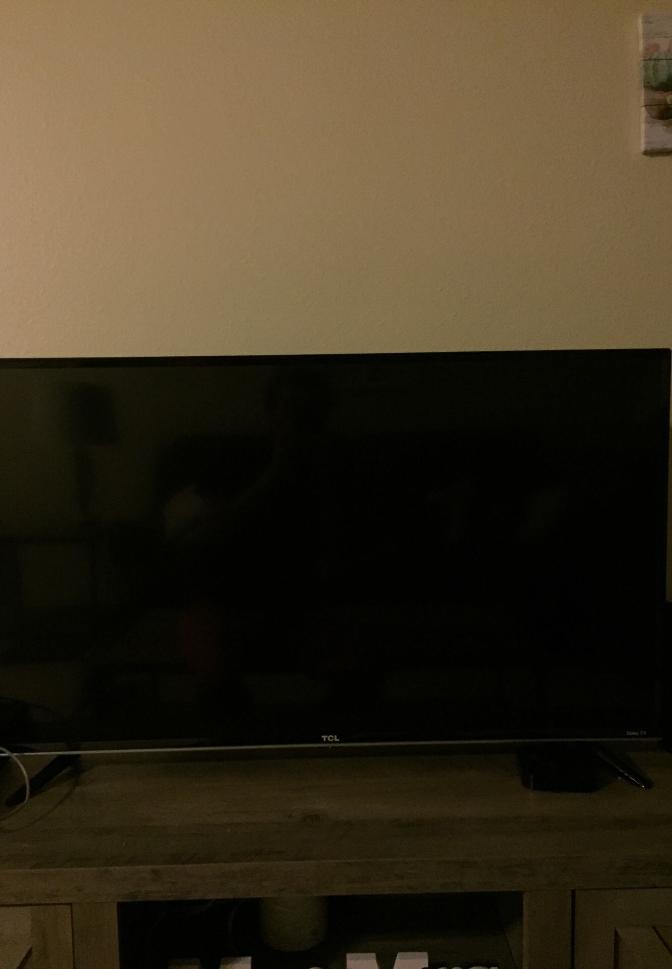 TCL Roku TV 43” Inch No controller works perfect nothings is wrong with it me and my wife just lost the controller while moving recently