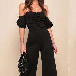 Lulus, Jumpsuit Out The Shoulder , Size Small Strech, New , Never Used , Out Tags . 