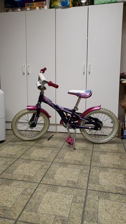 Girls Schwinn bike 16 inch wheels