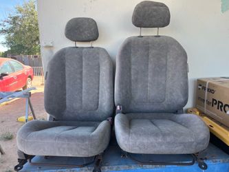 OEM Hyundai Front Cloth Seats – Pair – $140
