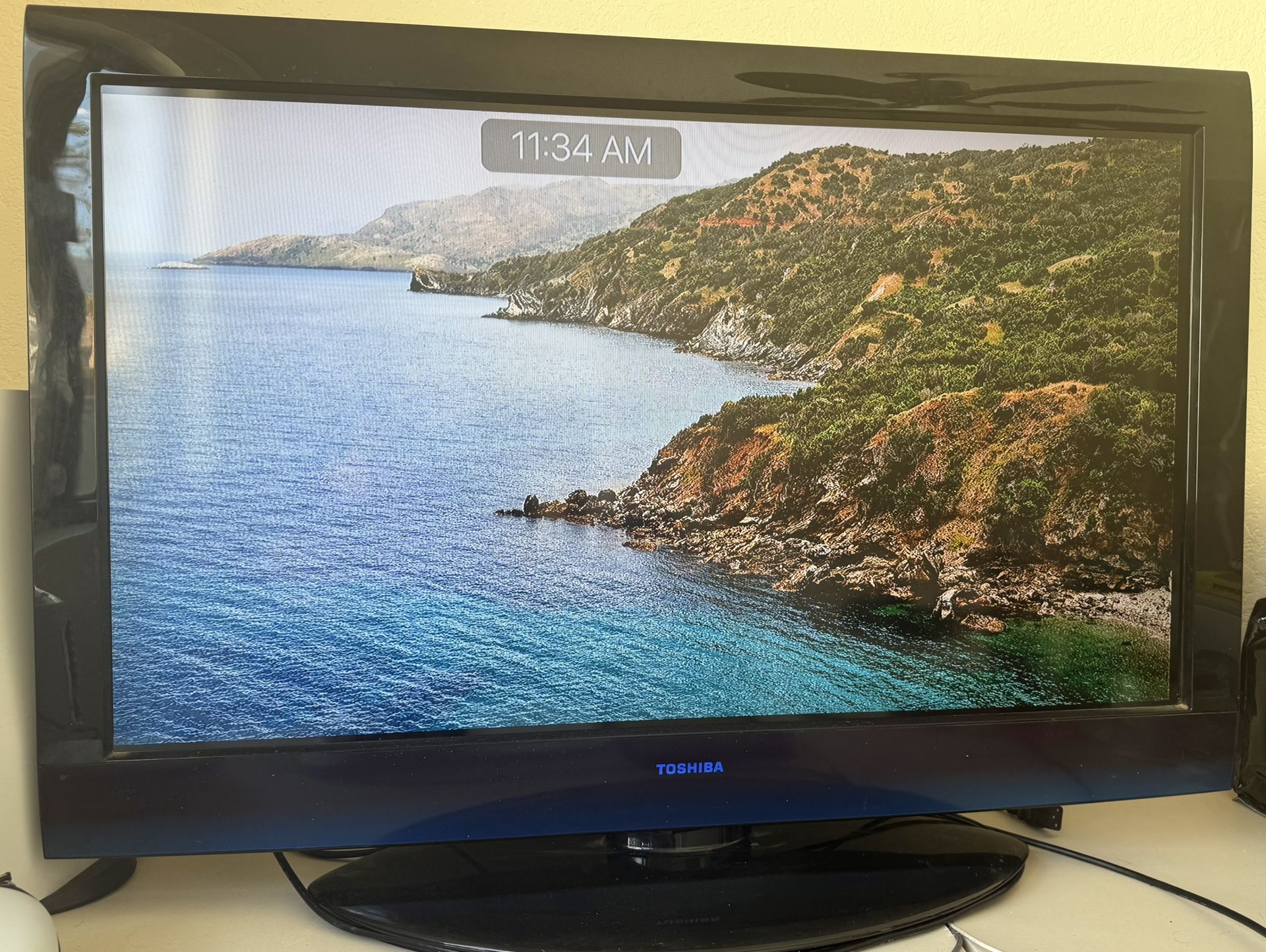 TV 40 Inch Toshiba