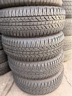 225/65r17 Yokohama tires en Excelentes Conditiones de Vida  las 4