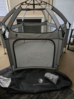 Pop up extra large tent